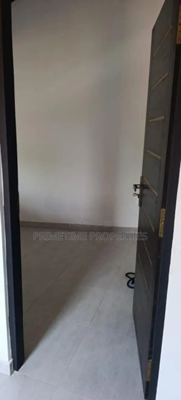 (BR173) Newly Built Two Storey House for Rent in Ganemulla