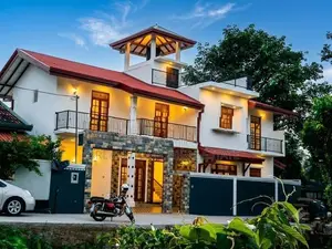 Luxury House with Paddy Field View – Kesbewa