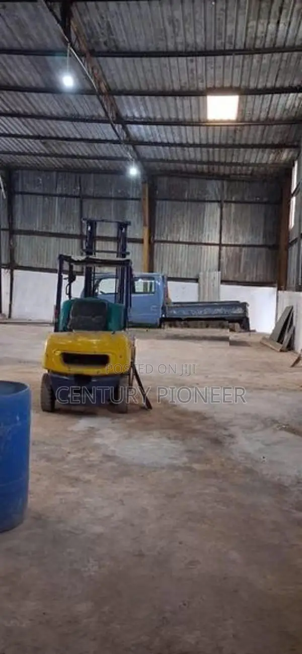 Warehouse for rent in Wattala
