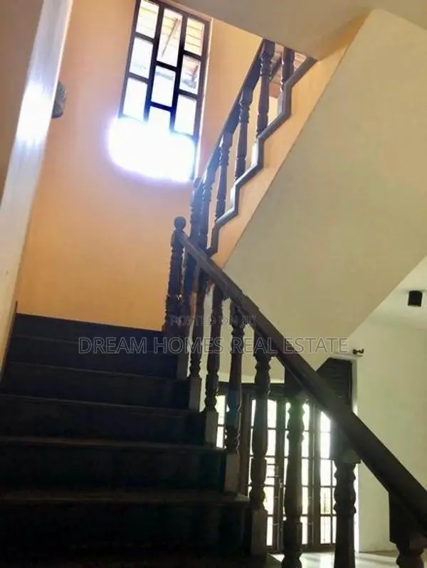 Luxury 2-Storey House for Sale – Nugegoda, Pagoda Road