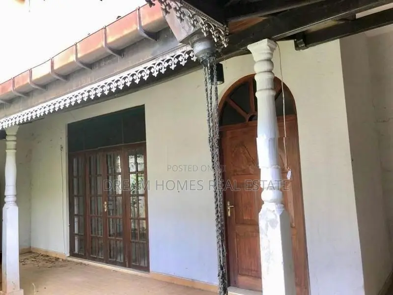 Luxury 2-Storey House for Sale – Nugegoda, Pagoda Road