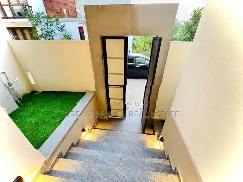 Brand New Semi-Furnished 4BR House – Thalawathugoda