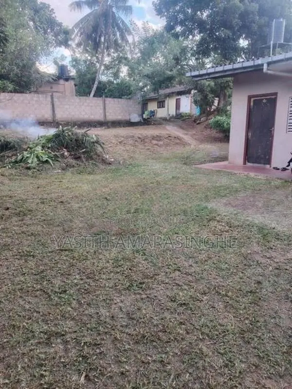 Prime Residential Land - Manikwatta