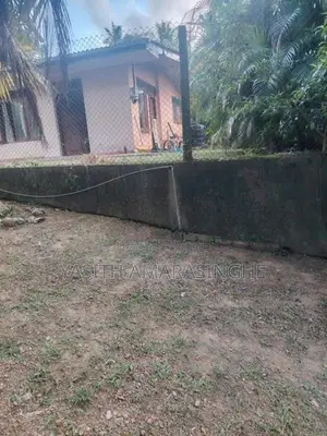 Prime Residential Land - Manikwatta