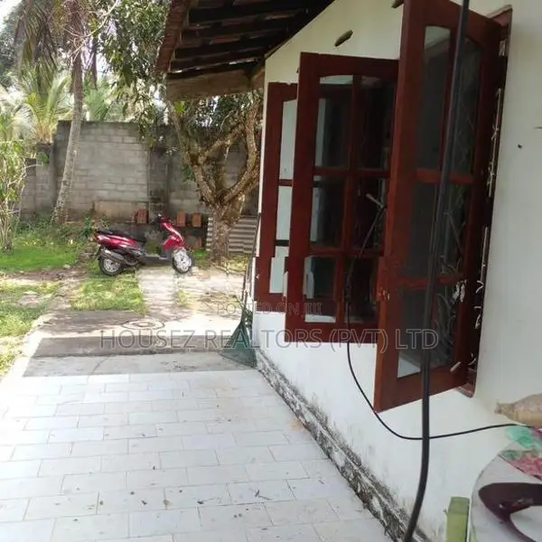 Spacious 48-Perch Property for Sale in Divulapitiya – Gampaha Road