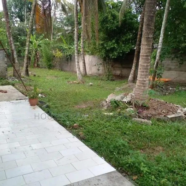 Spacious 48-Perch Property for Sale in Divulapitiya – Gampaha Road