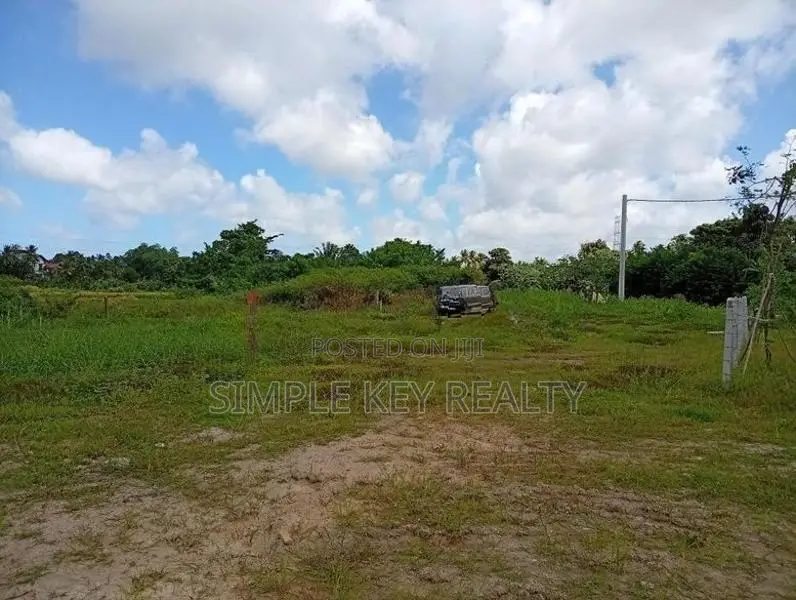 Thalawathugoda 8/6.5/6 Perched Lake View Valuable Land for Sale