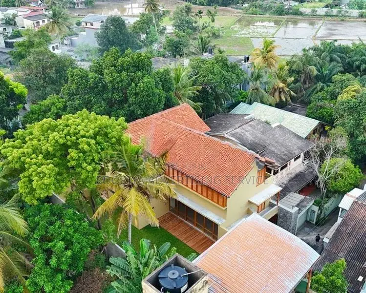 Exclusive Luxury Living in Pathiragoda, Navinna