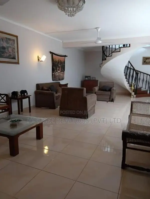 Spacious 5-Bedroom House for Rent in Nugegoda – Wimalawatta Road