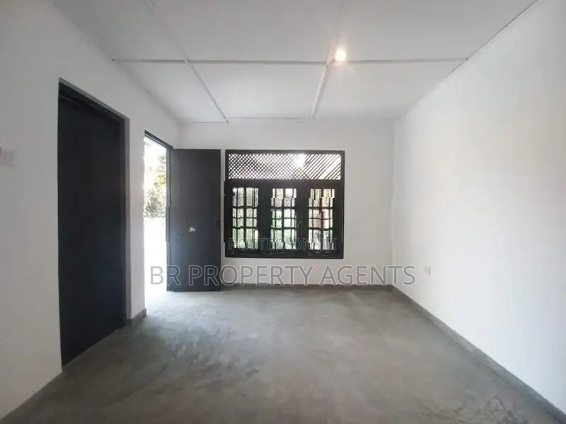 Two Storey House For Sale In Colombo 04