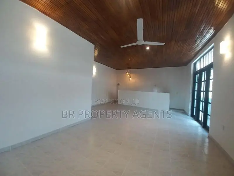 Two Storey House For Sale In Colombo 04
