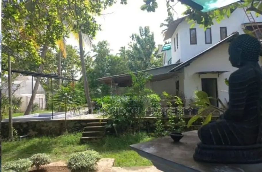 Demataluwa – House with 2.4 Acres of Developed Land for Sale