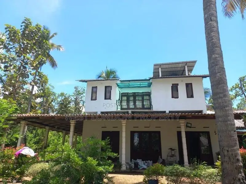 Demataluwa – House with 2.4 Acres of Developed Land for Sale