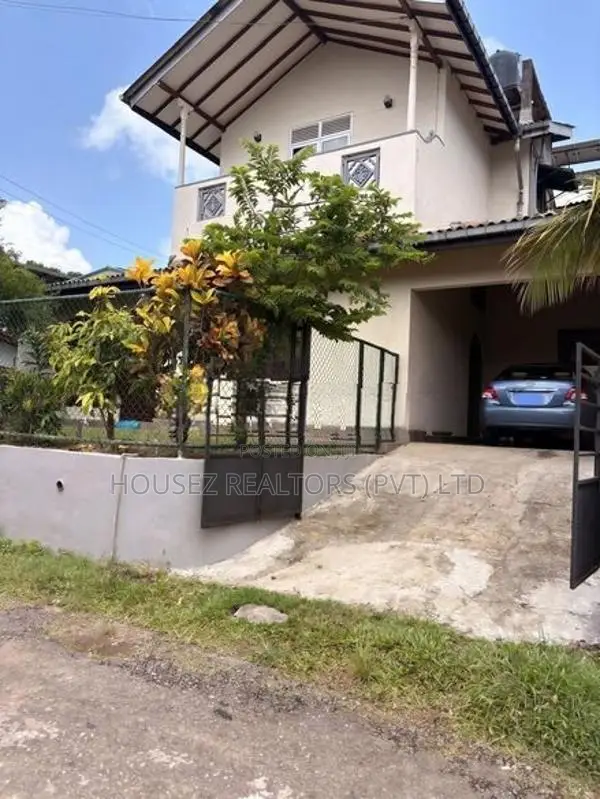 Two-Story Two-Unit House for Sale in Siddamulla