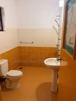 Two-Story Two-Unit House for Sale in Siddamulla