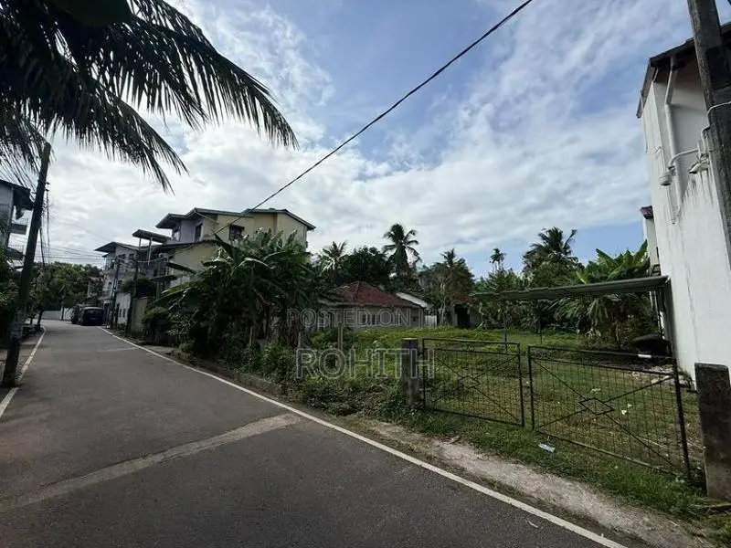 34.28 Perch Edirisinghe Road, Nugegoda