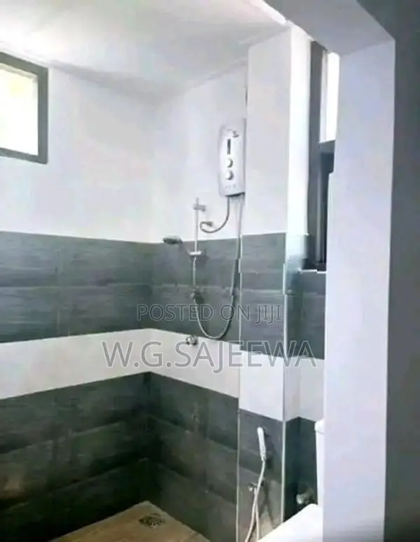 4 Rooms 2 Storey house rent in Ja Ela - Residential or office