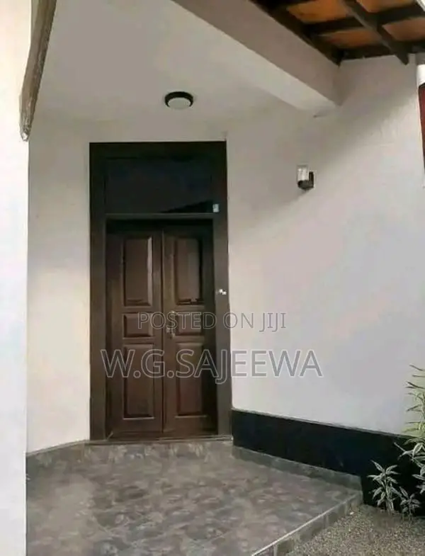 4 Rooms 2 Storey house rent in Ja Ela - Residential or office