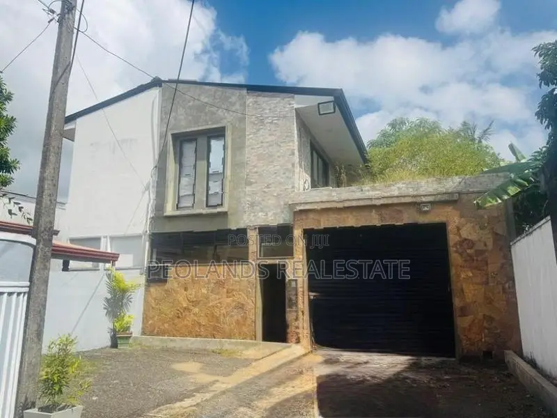 (RH504) Two Storey Luxury House for Sale in Moratuwa