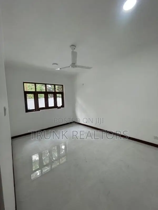 Battaramulla 04BR House For Sale (NK107792)