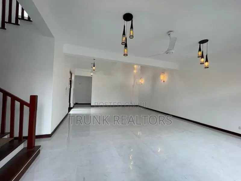 Battaramulla 04BR House For Sale (NK107792)