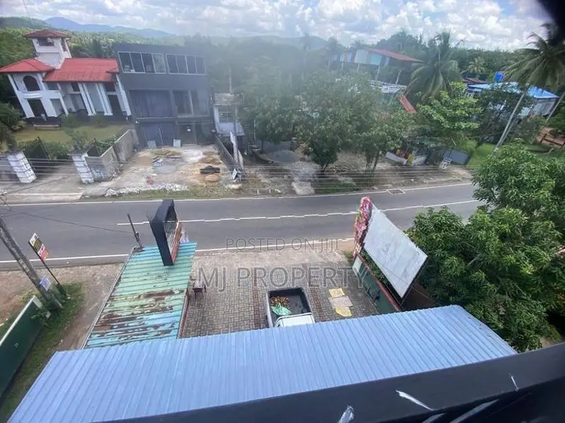 ( TC-1193) Valuable Commercial Shop Space Rent in Padukka