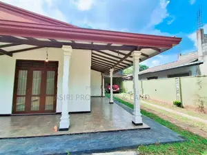 Brand new 3 Bedrooms House for sale in Piliyandala Kahathuduwa