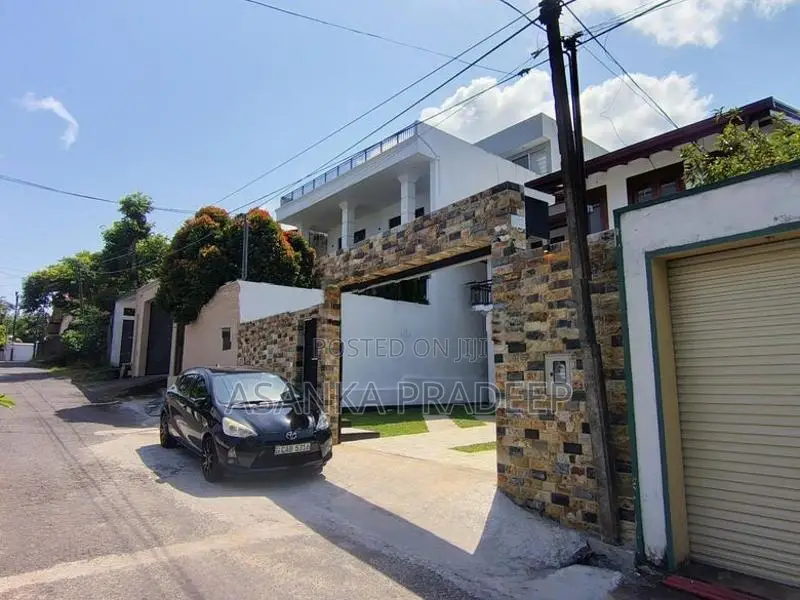Brand New Single two storey house for sale inn Mattegoda(ik1