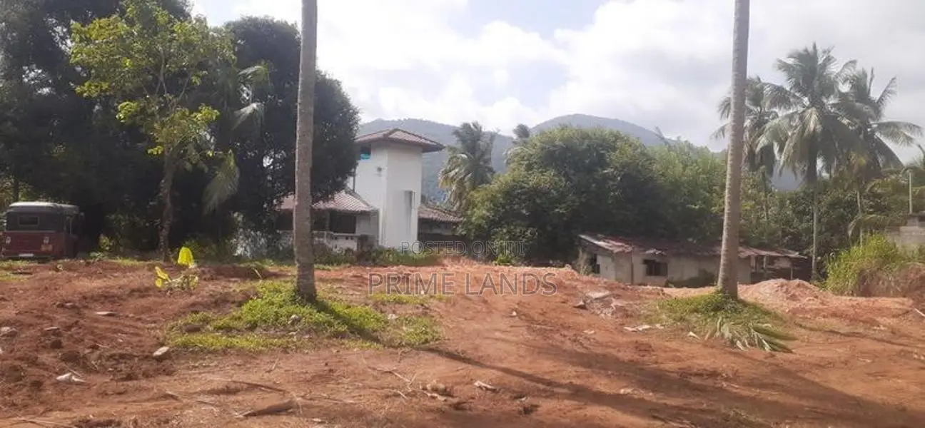 කුරුණෑගල නගරයට ළගින්ම ඉඩමක්
