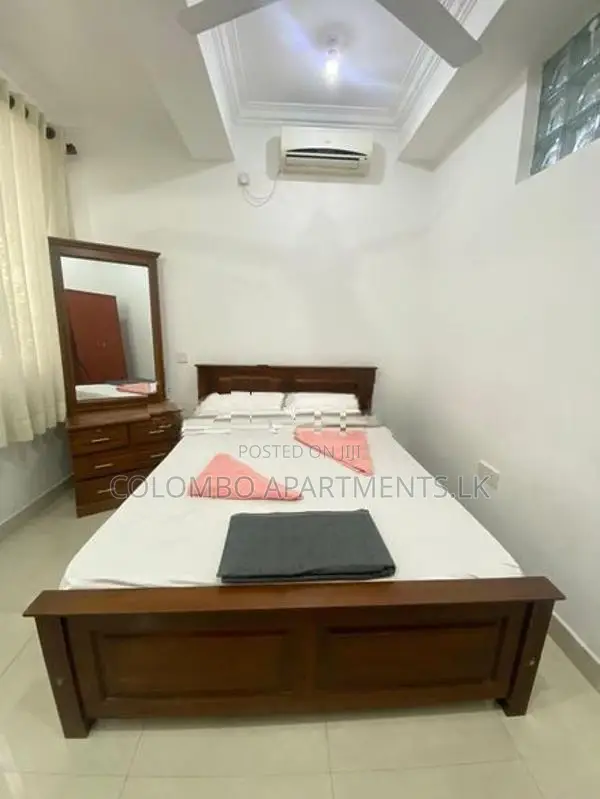 Colombo 05 3BHK Apartment for Short-Term Rental. (CSMP201)