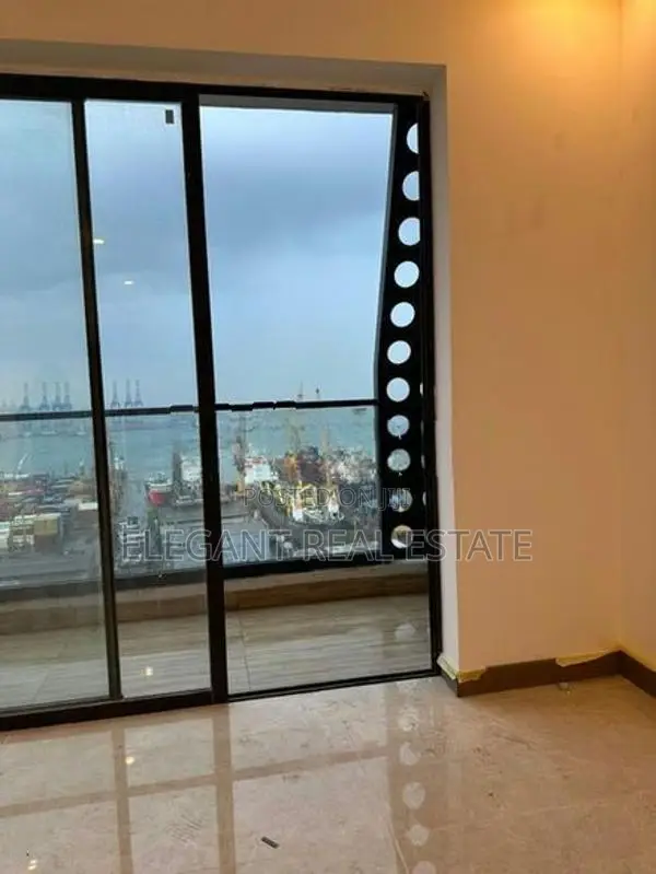 Marina Square - 03 Bedroom Apartment for Sale in Colombo 15 (a2791)
