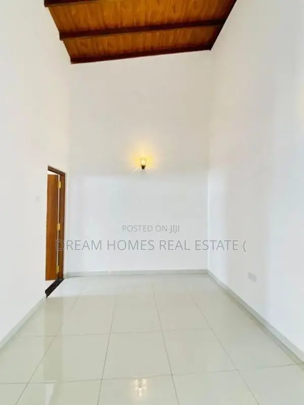 Beautiful Modern House for Sale in Athurugiriya