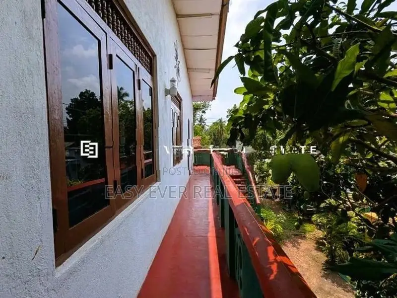 කඩවත – රාගම වයාපාරික ඉඩම සහිත අංගසම්පූර්ණ නිවසක්