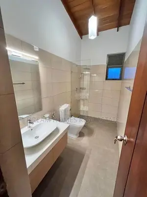 Luxury 4 Bedroom House – Thalawathugoda