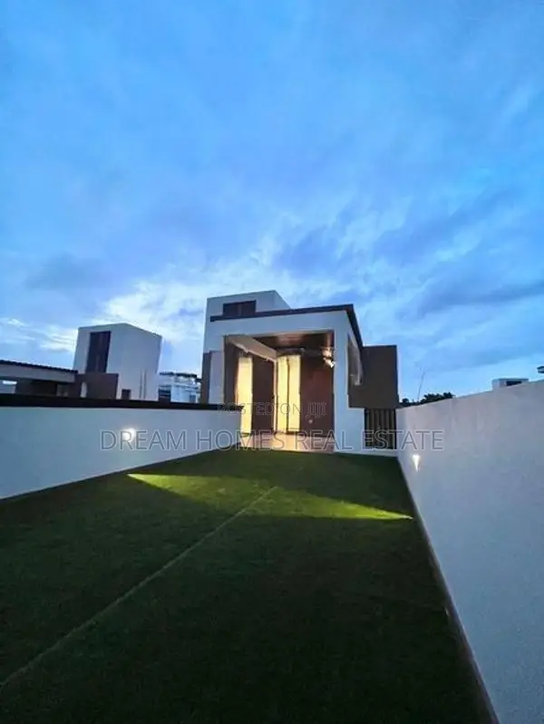 Luxury 4 Bedroom House – Thalawathugoda