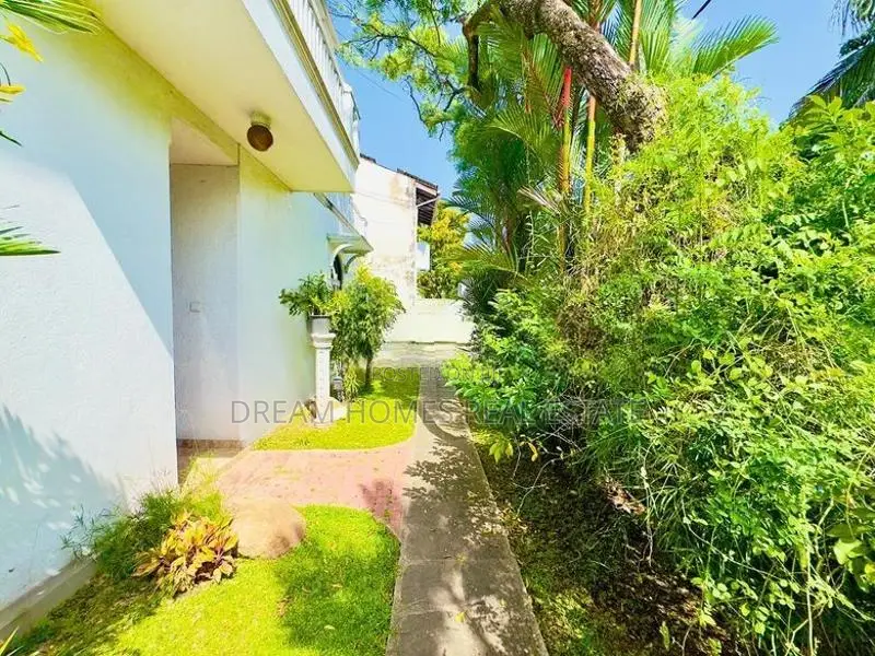 Luxury Family Home for Sale – Nugegoda Town