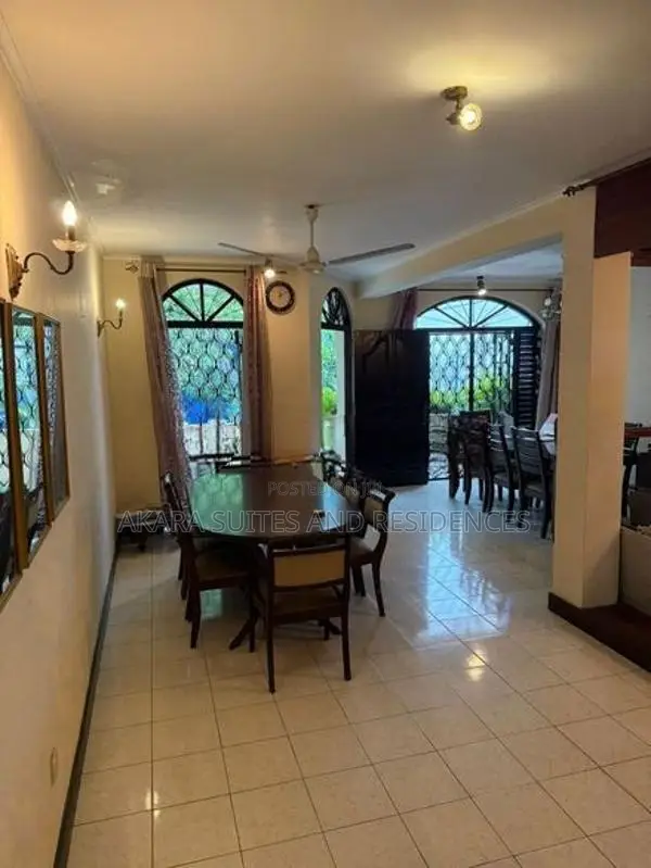 Colombo 06 - Semi-Furnished House for Sale HL42961