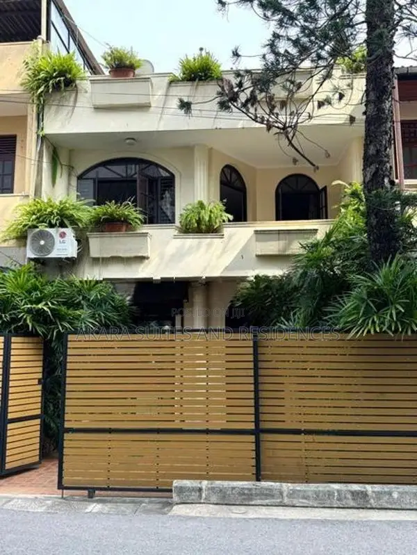 Colombo 06 - Semi-Furnished House for Sale HL42961
