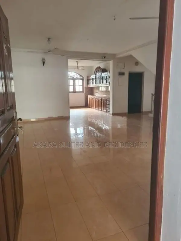 Colombo 04 - House for Sale HL19073