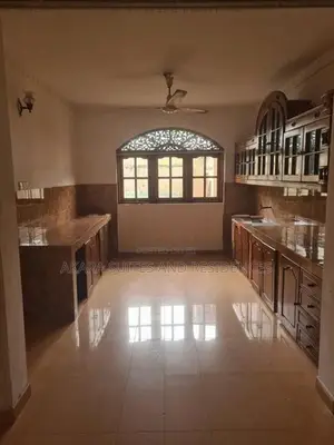 Colombo 04 - House for Sale HL19073