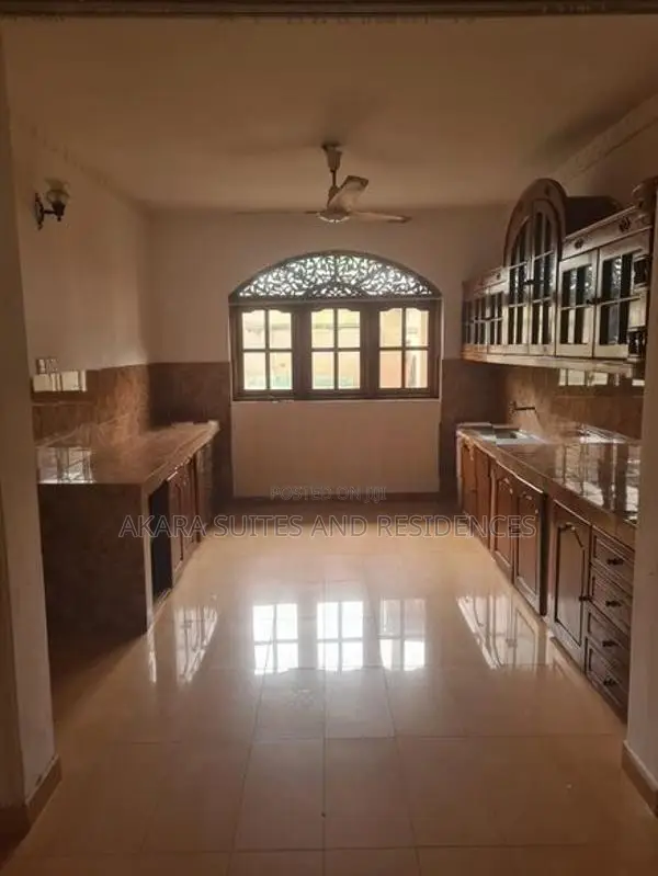 Colombo 04 - House for Sale HL19073