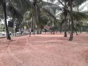 කුරුණෑගල අනුරාධපුර පාරට මුහුණලා ඉඩමක්