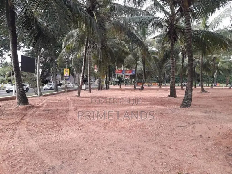 කුරුණෑගල අනුරාධපුර පාරට මුහුණලා ඉඩමක්