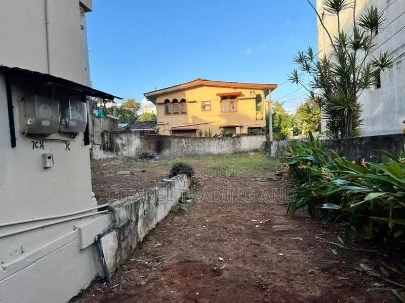 House With a Land For sale In Mount Lavinia - CL750