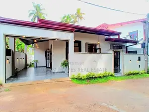 Modern 3 Bedroom House for Sale – Diyagama