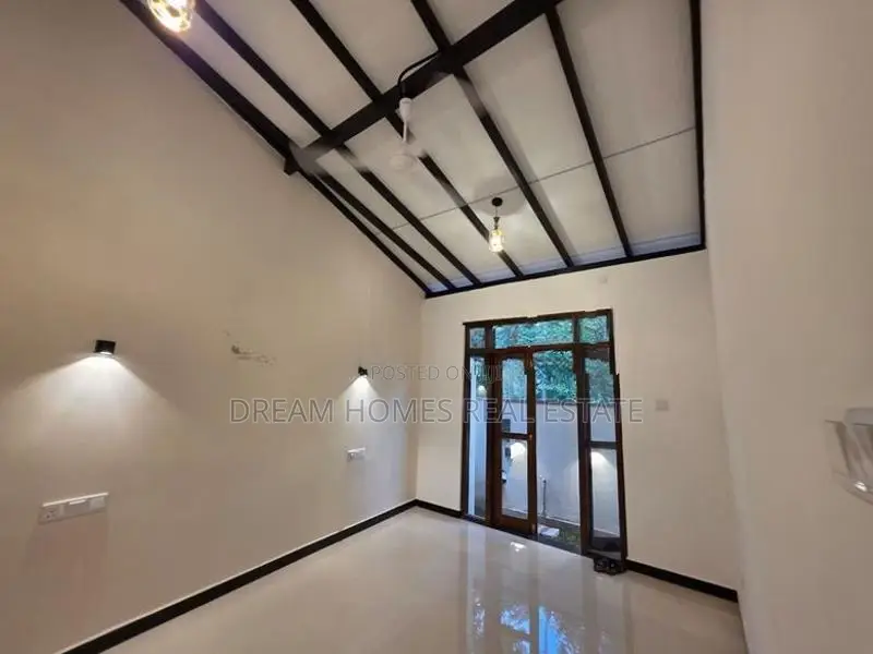 Modern 3 Bedroom House for Sale – Diyagama
