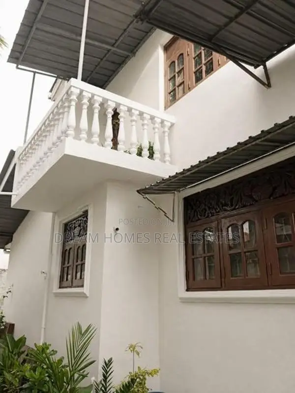 Spacious 5-Bedroom House for Sale – Kottawa