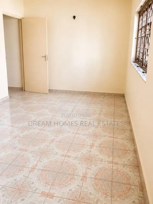 Spacious 5-Bedroom House for Sale – Kottawa