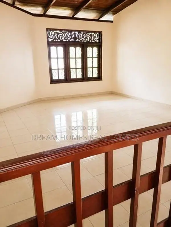 Spacious 5-Bedroom House for Sale – Kottawa