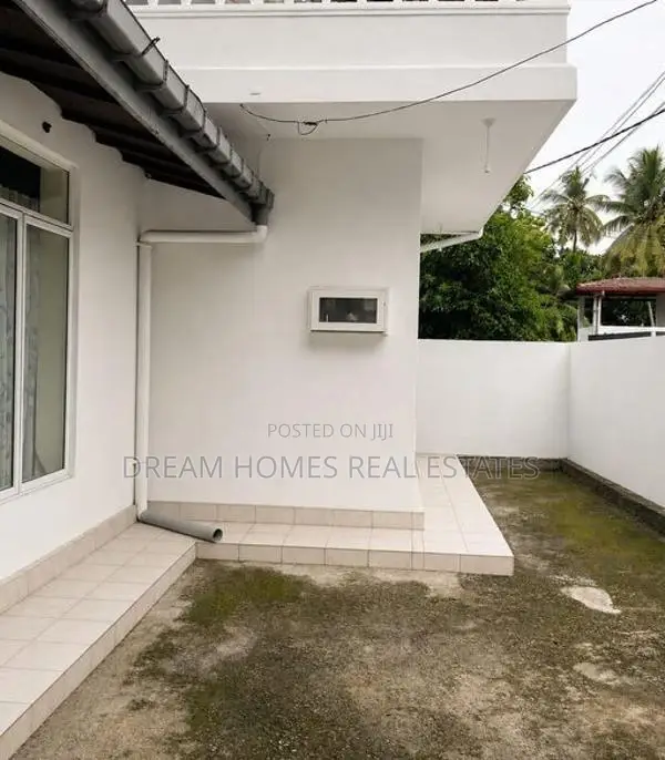 Spacious 5-Bedroom House for Sale – Kottawa